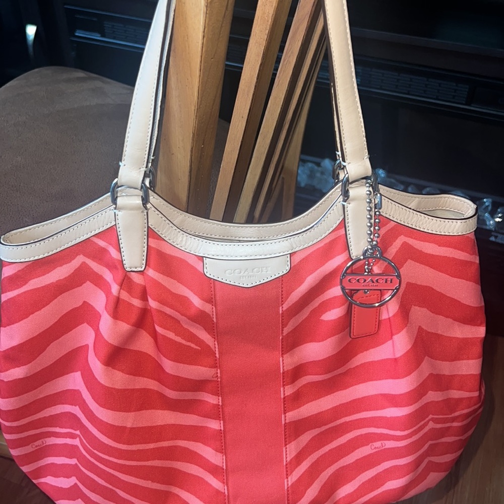 COACH Animal Print Handbag -Brand New Never Used - Picture 7 of 14